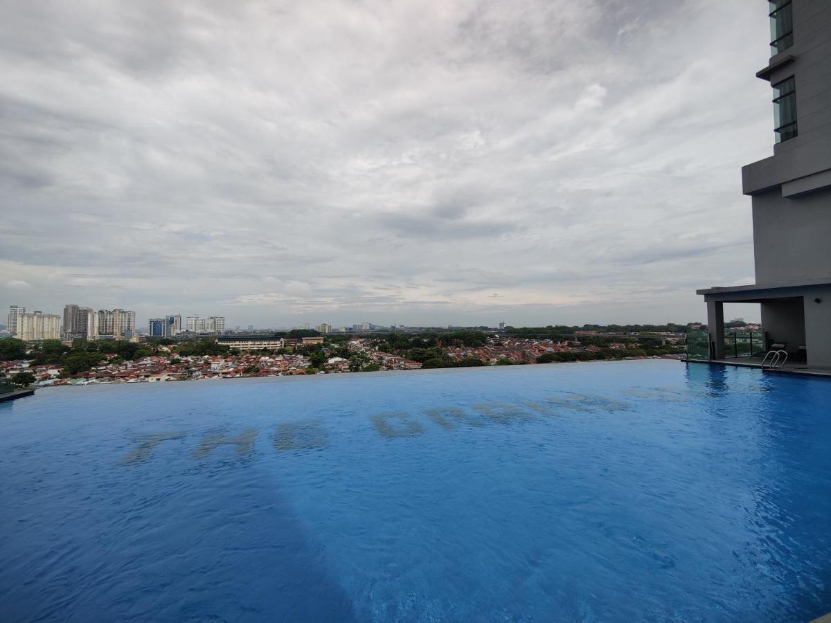 Apartment The Grand Ss15 Sunway 4pax 2brs View - Free Wifi, Infinity Pool & Gym *